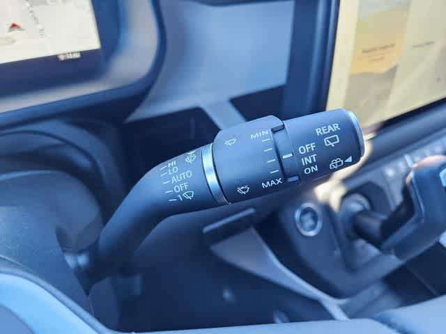 Thumbnail: 2025 Land Rover Defender - 29