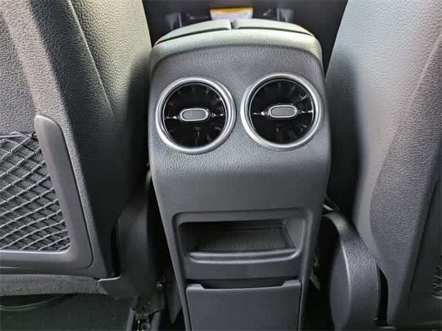 Thumbnail: 2025 Mercedes-Benz GLB - 4