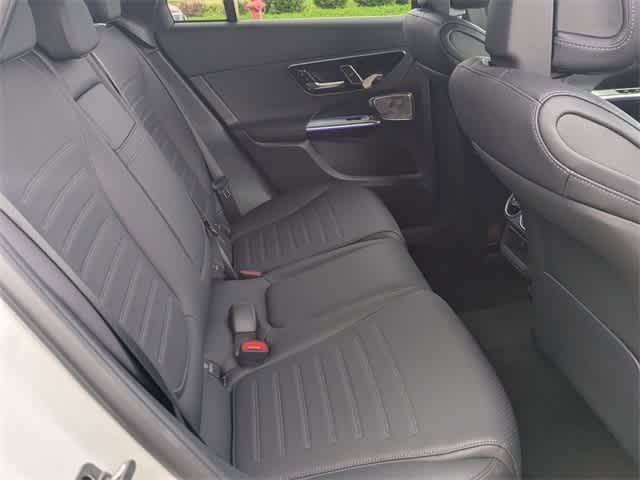 2025 Mercedes-Benz GLC 350 9