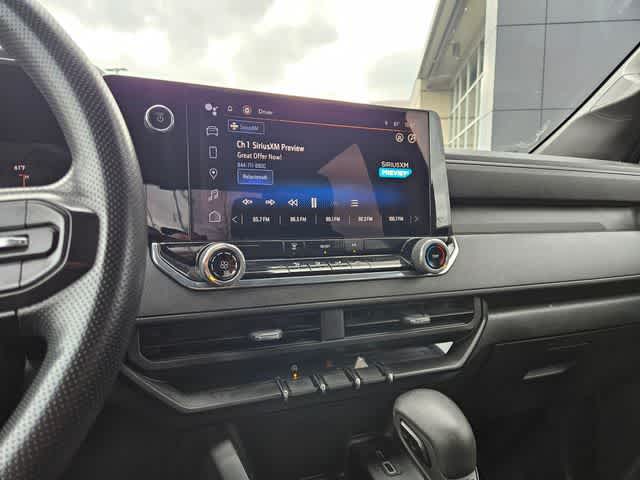 Thumbnail: 2023 Chevrolet Colorado - 26