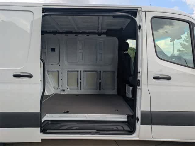 Thumbnail: 2025 Mercedes-Benz Sprinter - 8