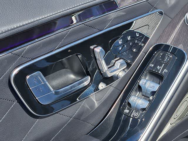 Thumbnail: 2023 Mercedes-Benz S-Class - 16