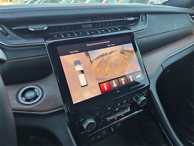 Thumbnail: 2022 Jeep Grand Cherokee - 30