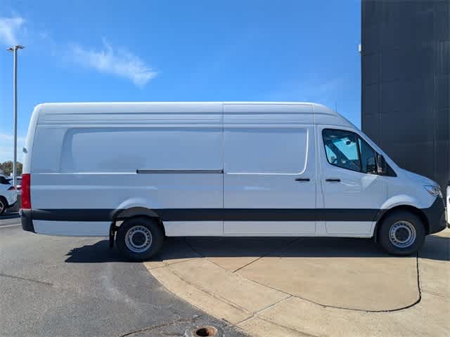 Thumbnail: 2026 Mercedes-Benz Sprinter - 9
