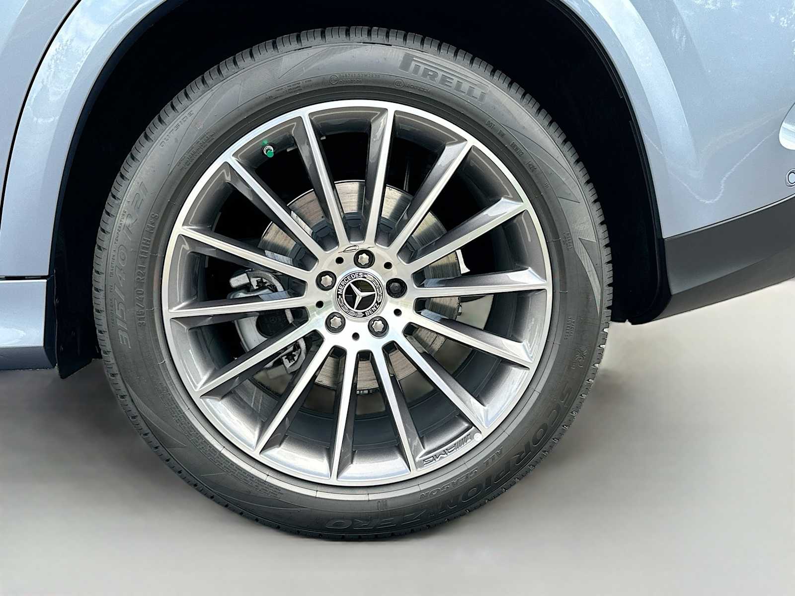 Thumbnail: 2026 Mercedes-Benz GLE - 32