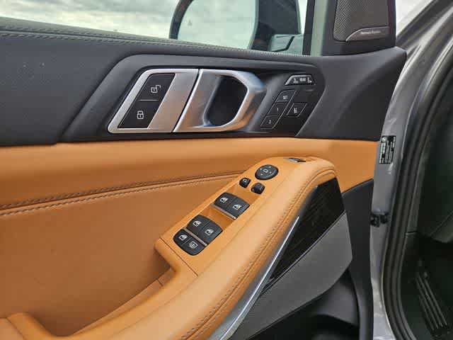 Thumbnail: 2026 BMW X7 - 23