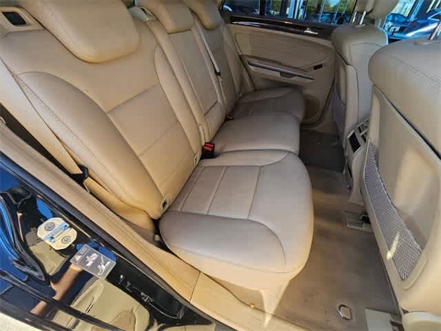 Thumbnail: 2011 Mercedes-Benz M-Class - 21