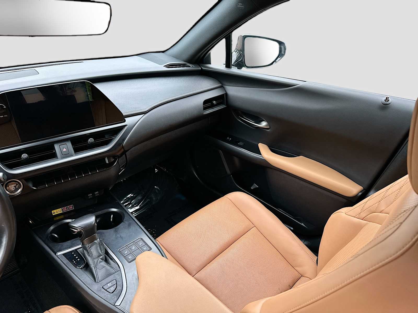 Thumbnail: 2023 Lexus UX - 23