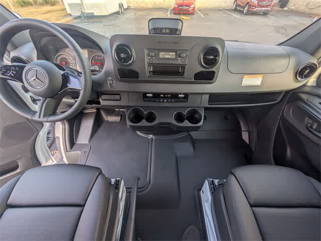 Thumbnail: 2026 Mercedes-Benz CLE - 15