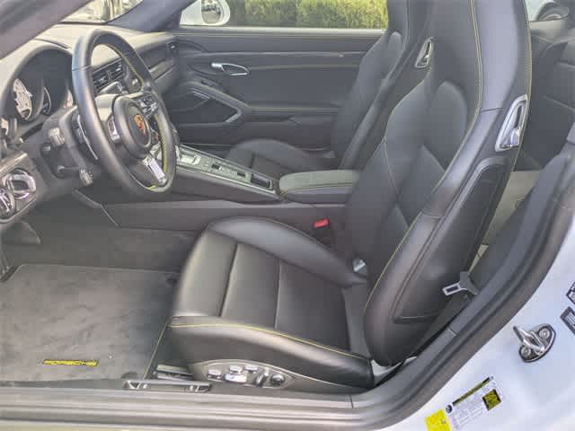 Thumbnail: 2019 Porsche 911 - 16