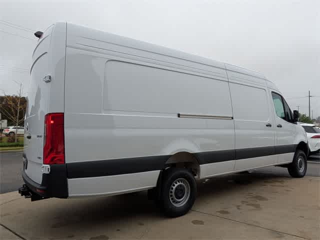 Thumbnail: 2026 Mercedes-Benz Sprinter - 8