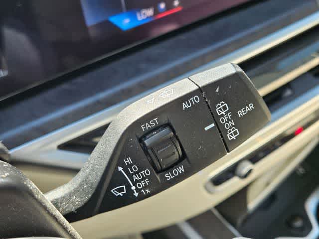 Thumbnail: 2024 BMW X7 - 28