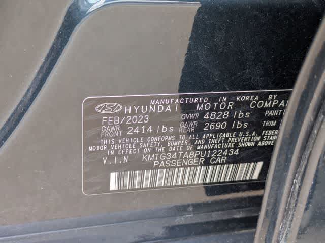 Thumbnail: 2023 Genesis G70 - 33