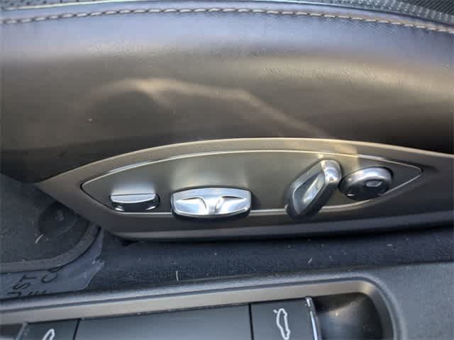 Thumbnail: 2015 Porsche 911 - 18