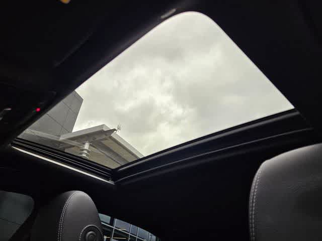 Thumbnail: 2022 Mercedes-Benz E-Class - 17