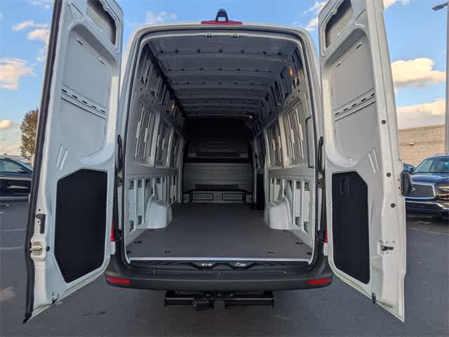 Thumbnail: 2026 Mercedes-Benz CLE - 31