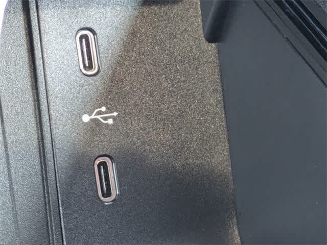 Thumbnail: 2025 Mercedes-Benz GLE - 32