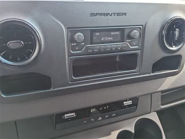 Thumbnail: 2025 Mercedes-Benz Sprinter - 25