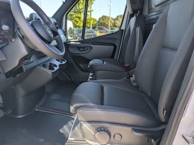 Thumbnail: 2026 Mercedes-Benz Sprinter - 16