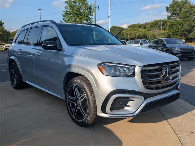 2025 Mercedes Benz GLS 450 4MATIC photo 2