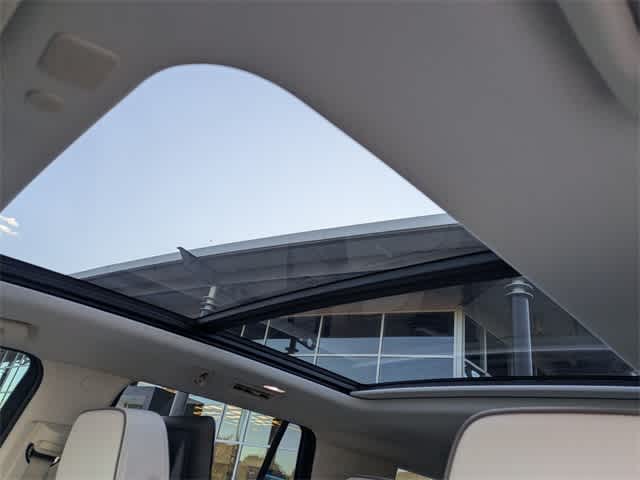 Thumbnail: 2023 GMC Yukon - 18