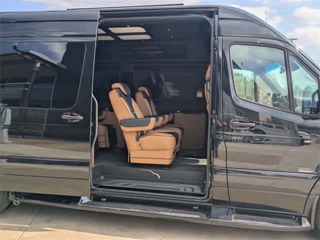 Thumbnail: 2024 Mercedes-Benz Sprinter - 17