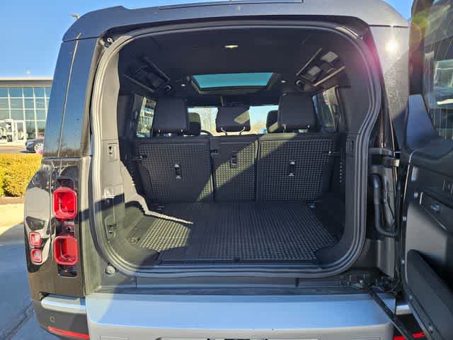 Thumbnail: 2025 Land Rover Defender - 37
