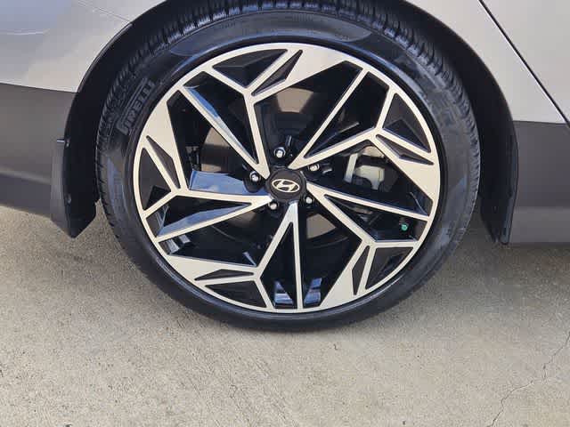 Thumbnail: 2023 Hyundai Ioniq 6 - 12