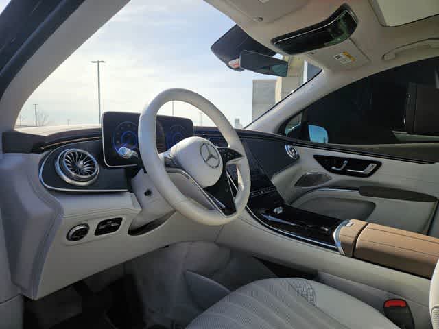 Thumbnail: 2023 Mercedes-Benz EQS - 2