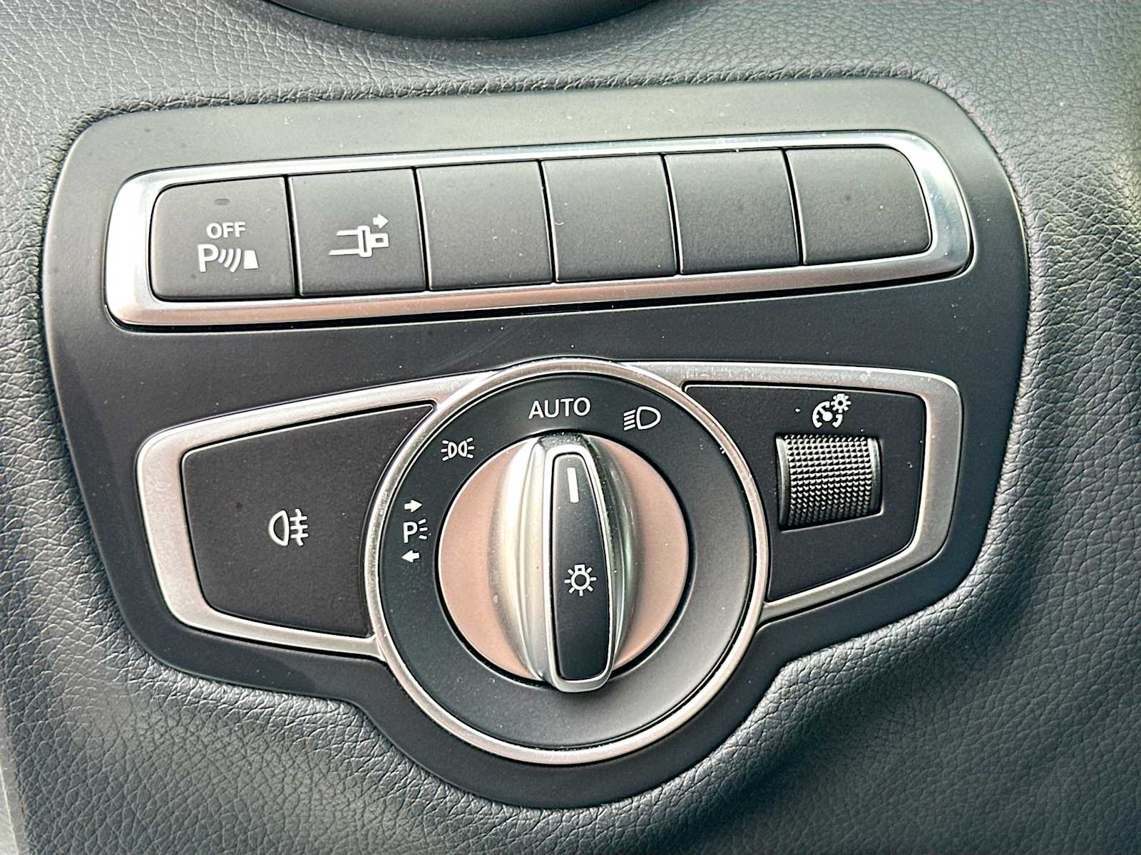 Thumbnail: 2022 Mercedes-Benz C-Class - 10