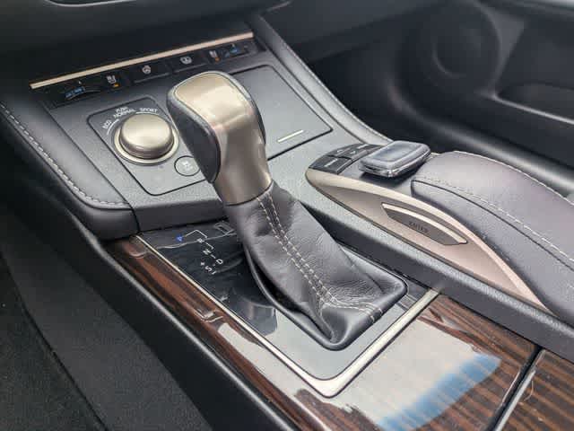 Thumbnail: 2016 Lexus ES - 31