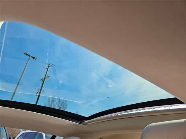 Thumbnail: 2022 Mercedes-Benz E-Class - 16