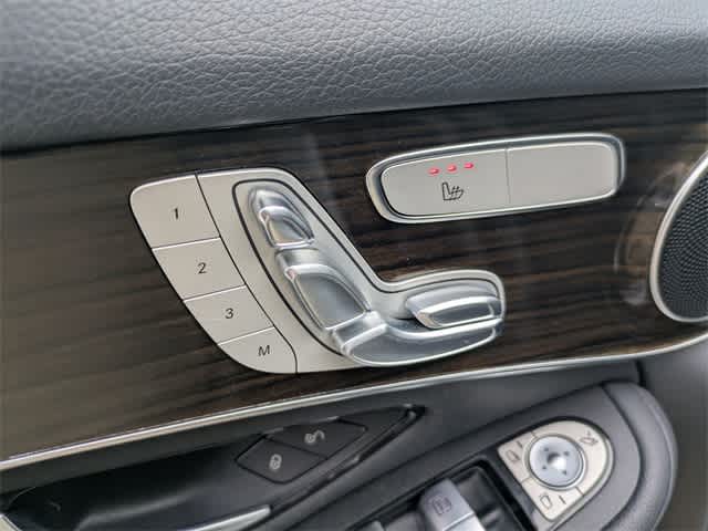 Thumbnail: 2022 Mercedes-Benz GLC - 16