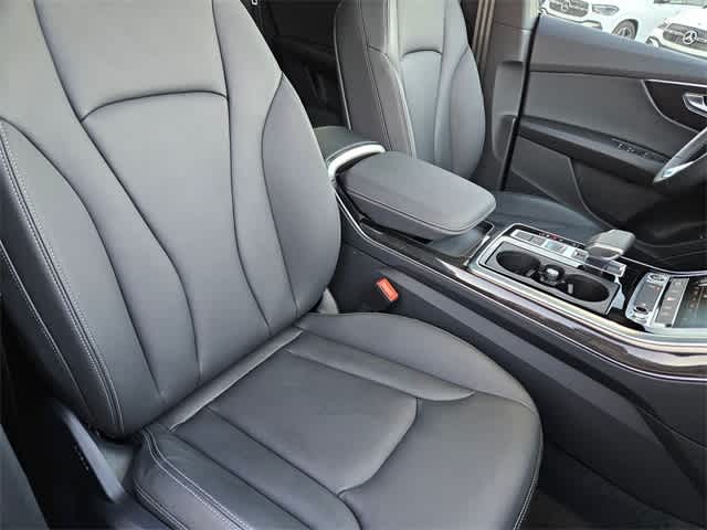 Thumbnail: 2025 Audi Q8 - 22