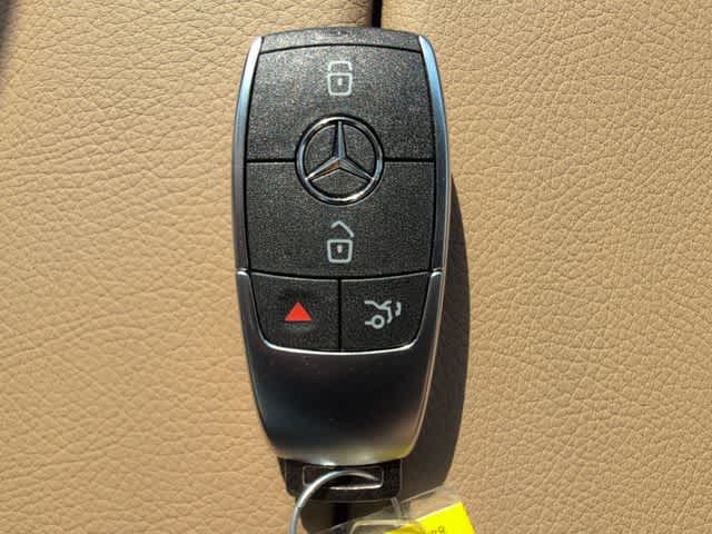 Thumbnail: 2026 Mercedes-Benz GLS - 35
