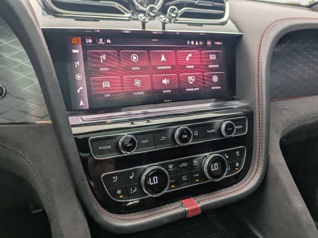 Thumbnail: 2021 Bentley Bentayga - 26