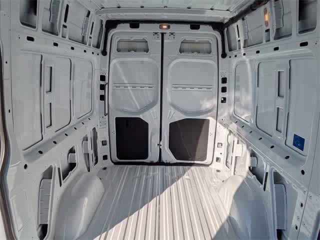 Thumbnail: 2025 Mercedes-Benz Sprinter - 13