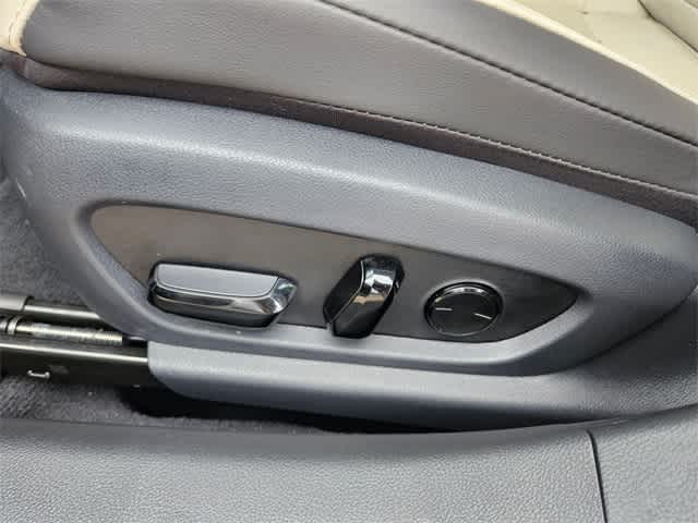 Thumbnail: 2025 Lexus ES - 15