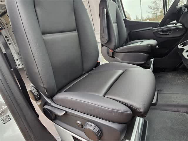 Thumbnail: 2026 Mercedes-Benz Sprinter - 21