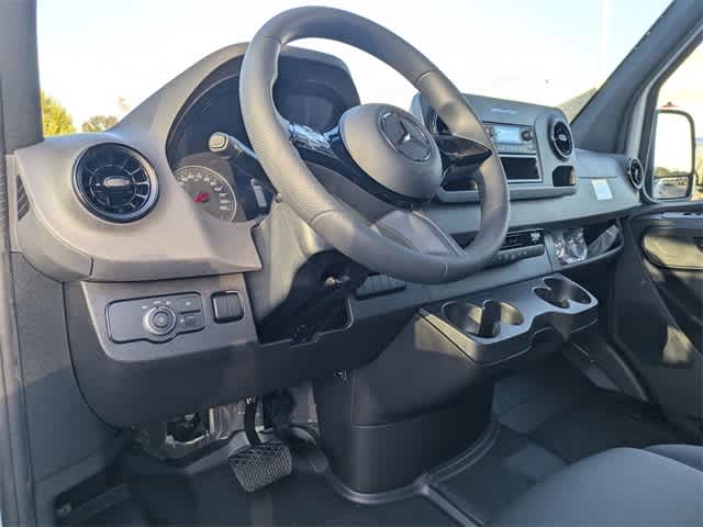 Thumbnail: 2026 Mercedes-Benz CLE - 10