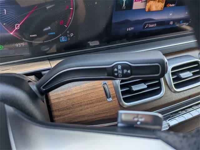 Thumbnail: 2025 Mercedes-Benz GLS - 31