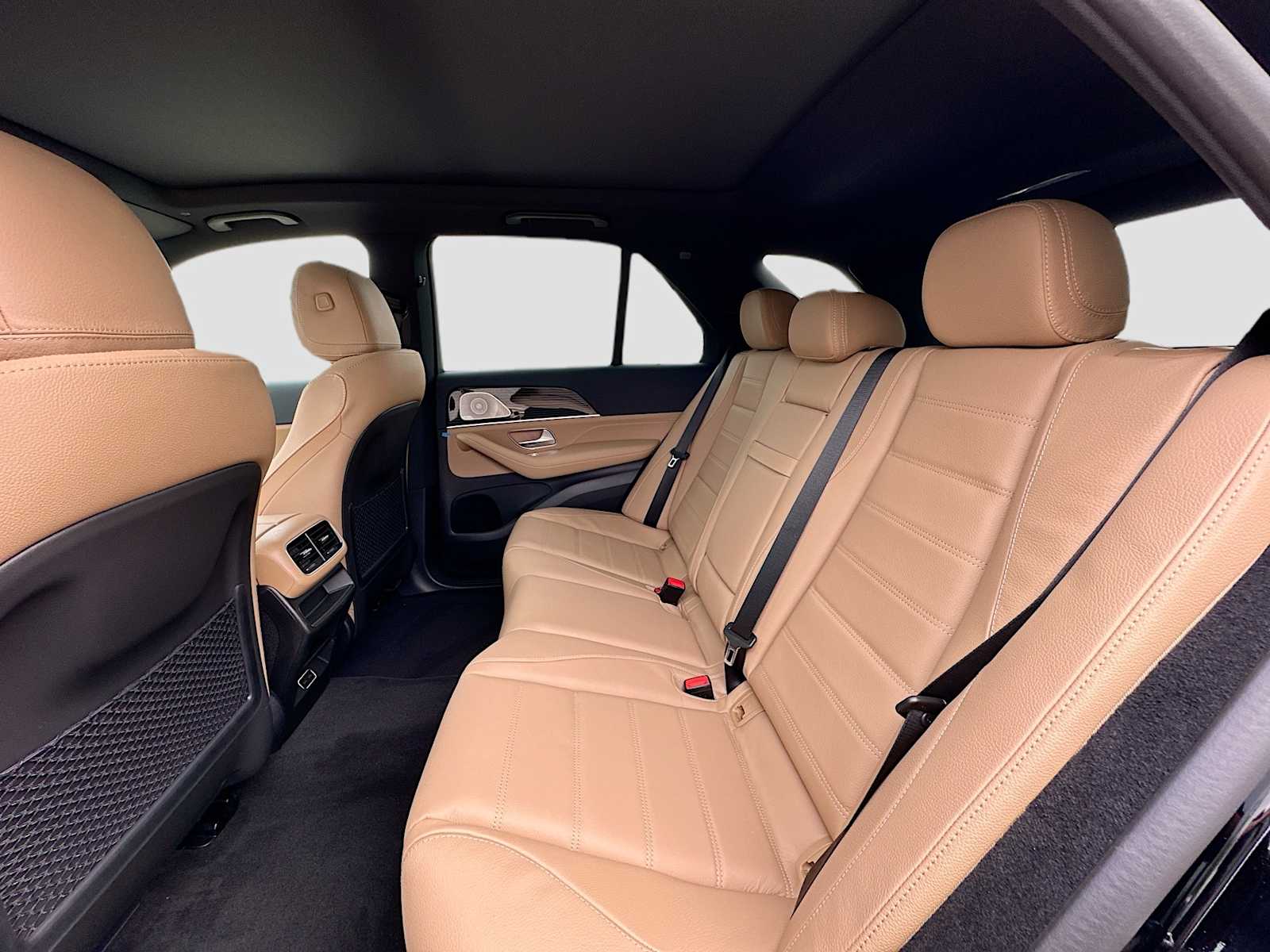 Thumbnail: 2026 Mercedes-Benz GLE - 26