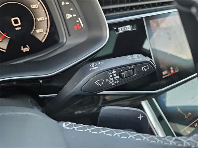 Thumbnail: 2025 Audi Q8 - 26