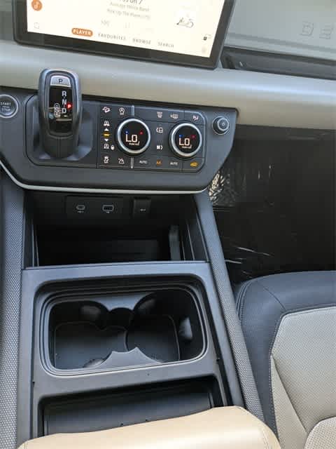Thumbnail: 2021 Land Rover Defender - 22