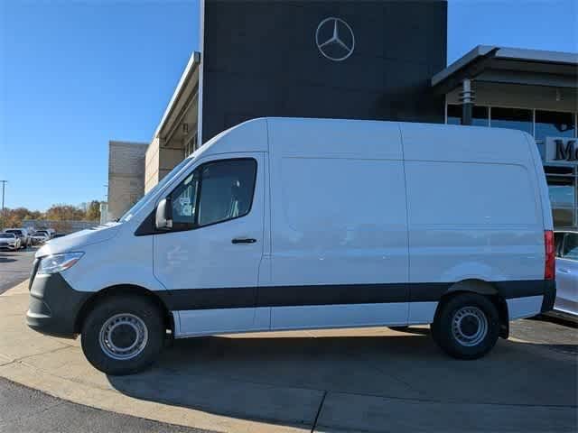 Thumbnail: 2025 Mercedes-Benz Sprinter - 5