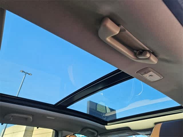 Thumbnail: 2022 Acura MDX - 22