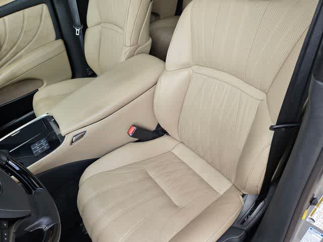 Thumbnail: 2023 Lexus LS - 16