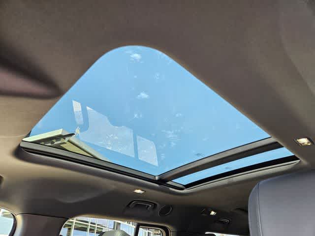 Thumbnail: 2023 Land Rover Defender - 18