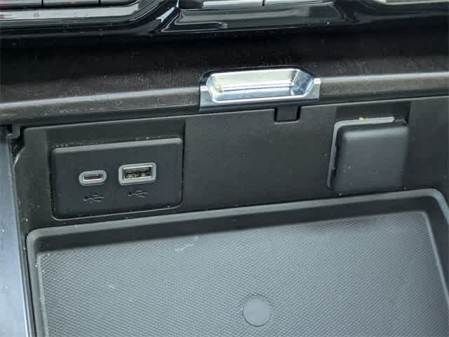 Thumbnail: 2023 GMC Yukon - 32