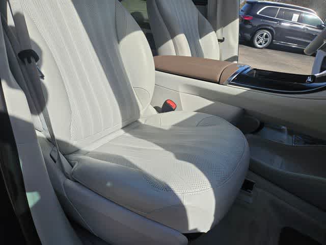 Thumbnail: 2023 Mercedes-Benz EQS - 22